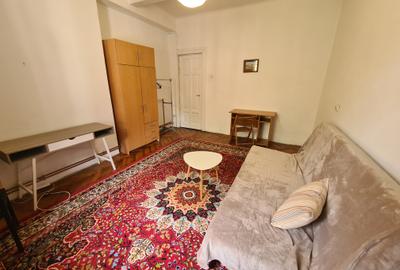 Garsonieră decomandată, mobilată în P-ța Romană