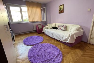 Apartament cu trei camere,etaj 2 - zona Cetatii - 2