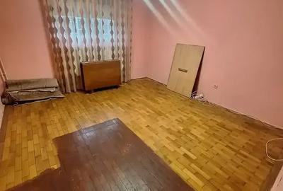 Casă cu teren – ideală pentru spații comerciale / birouri – Sector 4 - 7
