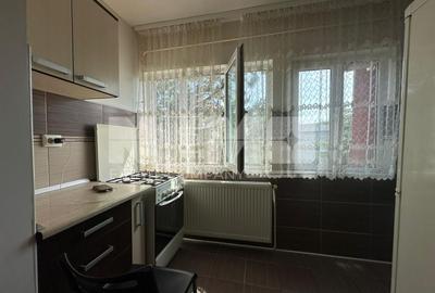 Apartament cu 3 camere decomandat în Nord-Est