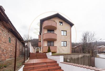 Casa spatioasa P+1+M – Izvorani, Ștefanesti | Ideala pentru 2 familii! - 1