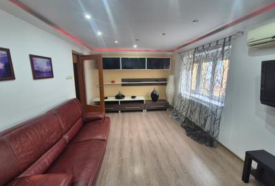 Apartament cu 2 camere decomandat, mobilat în Micro IV