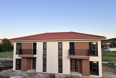 Duplex semifinisat Chinteni 120mp utili in ansamblu privat de case - 1