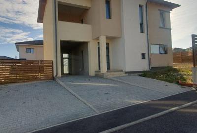 Casa individuală de închiriat în Dezmir, stradă privată - 1