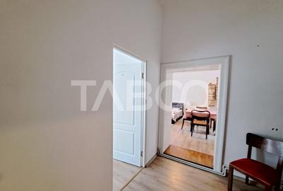 Apartament cu 2 camere - luminos si spatios - etaj 1 - Piata Schiller - 11