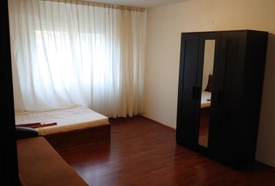 Băneasa, Scoala 7, apartament cu 3 camere, 71 mp, decomandat, loc parcare - 1
