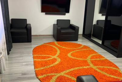 Casa cu 2 corpuri si magazin, teren 241 mp, zona 9 Mai, toate utilitatile - 1