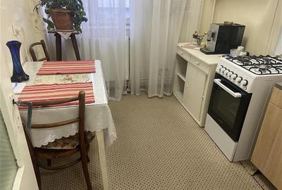 Apartament 3 camere , zona ultracentrala -Primaria Focsani , et 3 8 , decomnadat - 13