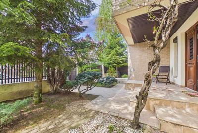 De vanzare Casă / Vilă cu 9 camere la lac cu piscina - 30