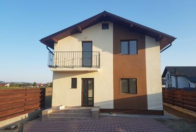 Casa P + M, 160mp, teren 560mp, la cheie, in Serbanesti