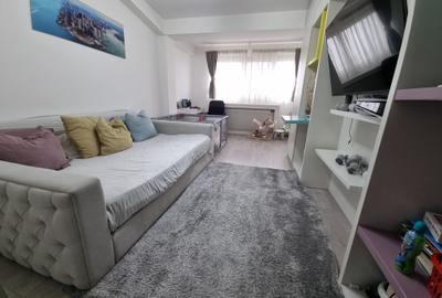 Apartament cu 2 camere decomandat, mobilat în Central