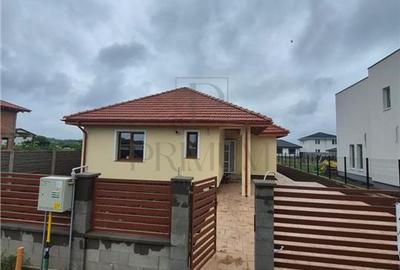 Casă individuală cu 3 camere în Ghiroda