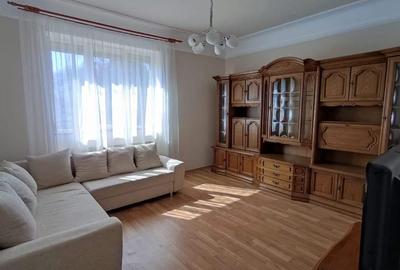 Casă cu 2 camere, singur în curte ,garaj, Strada Sucevei, Oradea . - 1