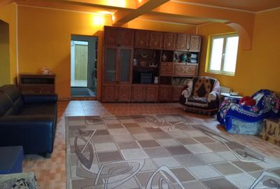 Oferta Vânzare vilă elegantă cu teren generos, situată aproape de București - 1