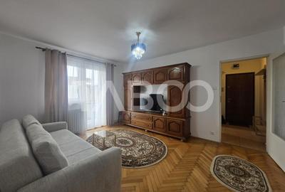 Apartament cu 3 camere semidecomandat, mobilat în Mihai Viteazul