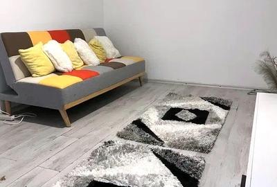 Apartament cu 2 camere semidecomandat, mobilat în Casa de Cultură