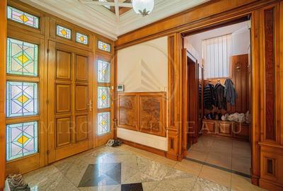 Ultracentral -Cladire impozanta  D+P+2E. - 14