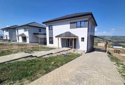 Casa individuala in ansambu rezidential, 755 mp teren, 114 mp utili - 1