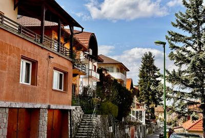 De inchiriat apartament la casa -Centru Istoric - 1