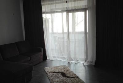 Apartament cu 2 camere decomandat, mobilat în Titan