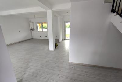 Casă înșiruită, 4 camere – 120 mp utili, zona Micești – La cheie! - 2