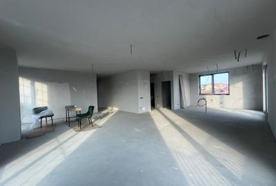 Penthouse cu 3 camere în Zorilor