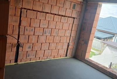 Case P+1  moderne, absamblu cu intrare privata si avansat ca si constructie - 12