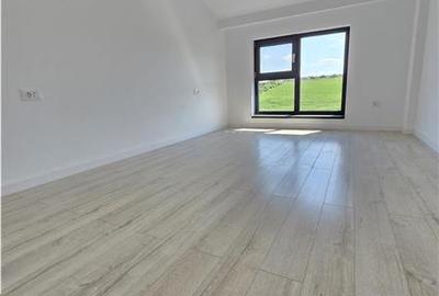 Apartament tip penthouse -111 mp, 4 camere, 2 bai, terasa 18 mp Finalizat, intab - 4
