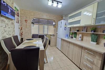 Apartament modern 3 camere balcon zona Vasile Aaron - 8