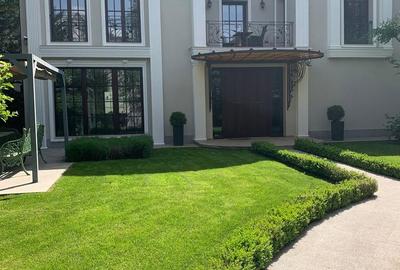 Vilă Individuala spațioasă | Locație premium - 1