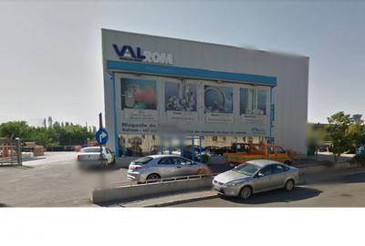Proprietar, vand showroom, birouri, depozit S=831 mp teren 2.455 mp str. Bobalna - 2