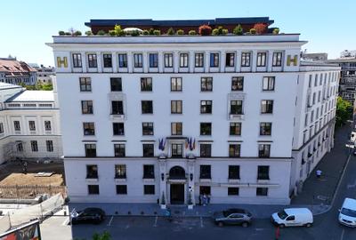 Birou, 900 mp în Romană