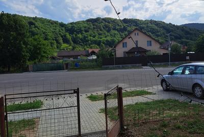 CASA NOUA PE UN NIVEL CU 4 CAMERE DOUA  BAI,LIVING, BUCATARIE  19 ARI TEREN - 22
