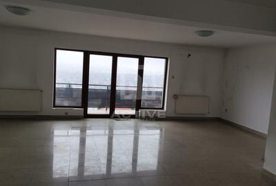 Apartament cu 3 camere decomandat, mobilat în Calea Turzii