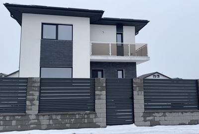 Casă cu 4 camere în Berceni