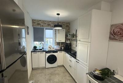 Apartament 3 camere decomandat, Modern, zona centrala str 9Mai - 4