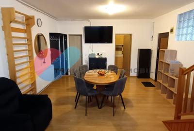 Apartament cu 3 camere semidecomandat, mobilat în Central