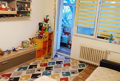 Apartament cu 2 camere semidecomandat, mobilat în Berceni