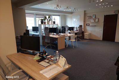 PIATA VICTORIEI, SPATIU BIROU, 130 MP! - 1