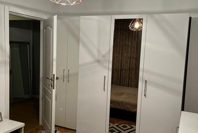 Apartament 3 camere decomandate, 2 bai, etajul 1, zona strazii Bucuresti - 15