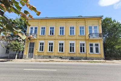 VÂNZARE - SPAȚIU COMERCIAL, CLĂDIRE INTERBELICĂ, CENTRU SIRET - 1