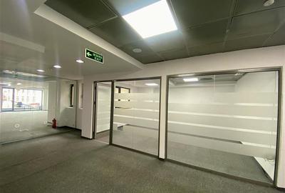 Spatiu de birou, de vanzare - 400 mp construiti - 2