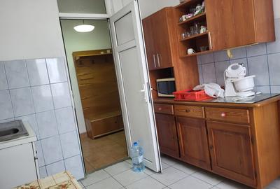 Anda , 3 camere , centrala gaze , etaj intermediar - 9