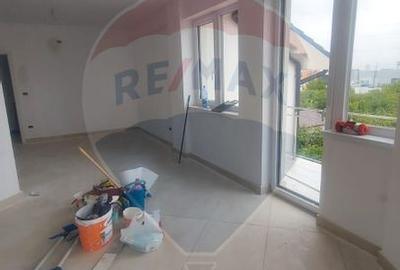 Apartament cu 3 camere, bloc nou,Micalaca