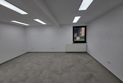 Spațiu comercial ideal pentru birouri cabinet servicii Hunedoara (zonă pietonală - 3