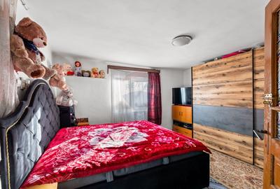 Casă cu 5 camere in Barzava - 3