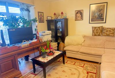 Vand apartament cu 3 camere Circumvalatiunii 135000 euro - 2