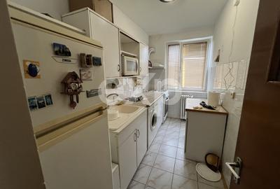 3 camere Decomandat electrica/sanitare refăcute 12 m Metrou Apărători reabilitat - 2