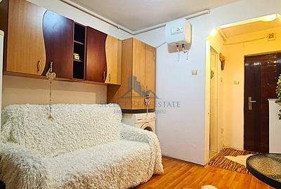 Garsoniera mica si cocheta \ Sibiu \ Vasile Aaron - 1