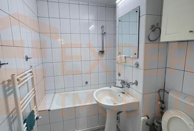 Apartament 3 camere de vanzare, situat in zona Tomis III - 5